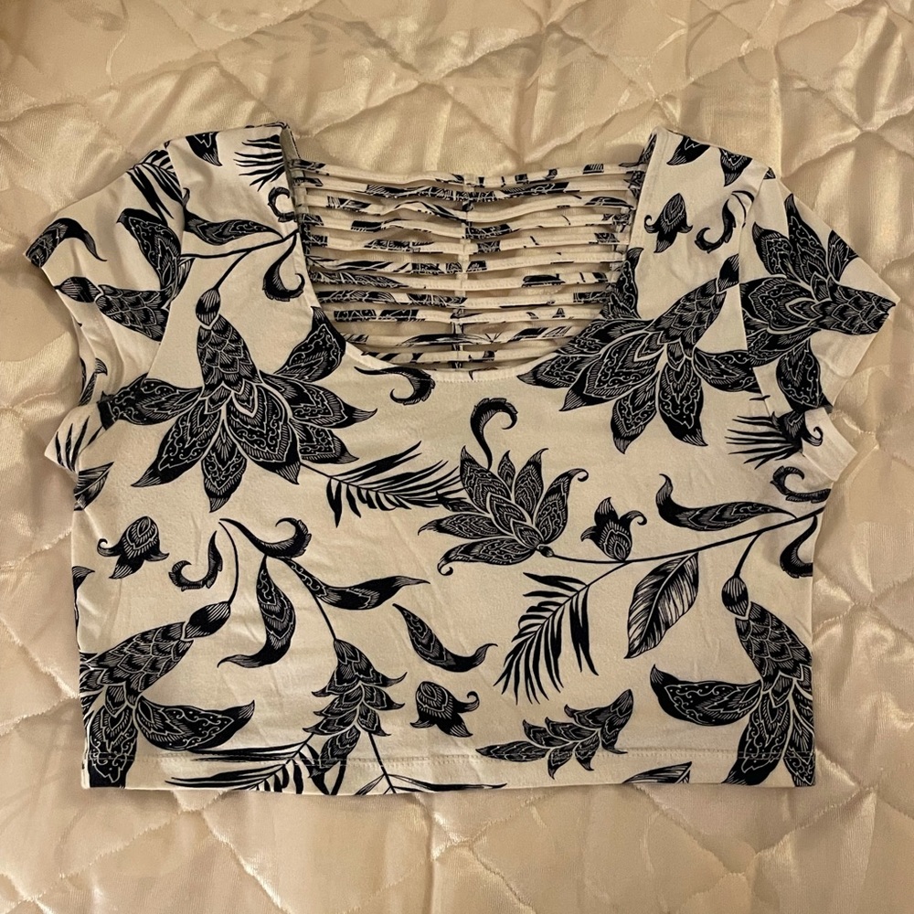 Charlotte Russe Patterned Crop Top